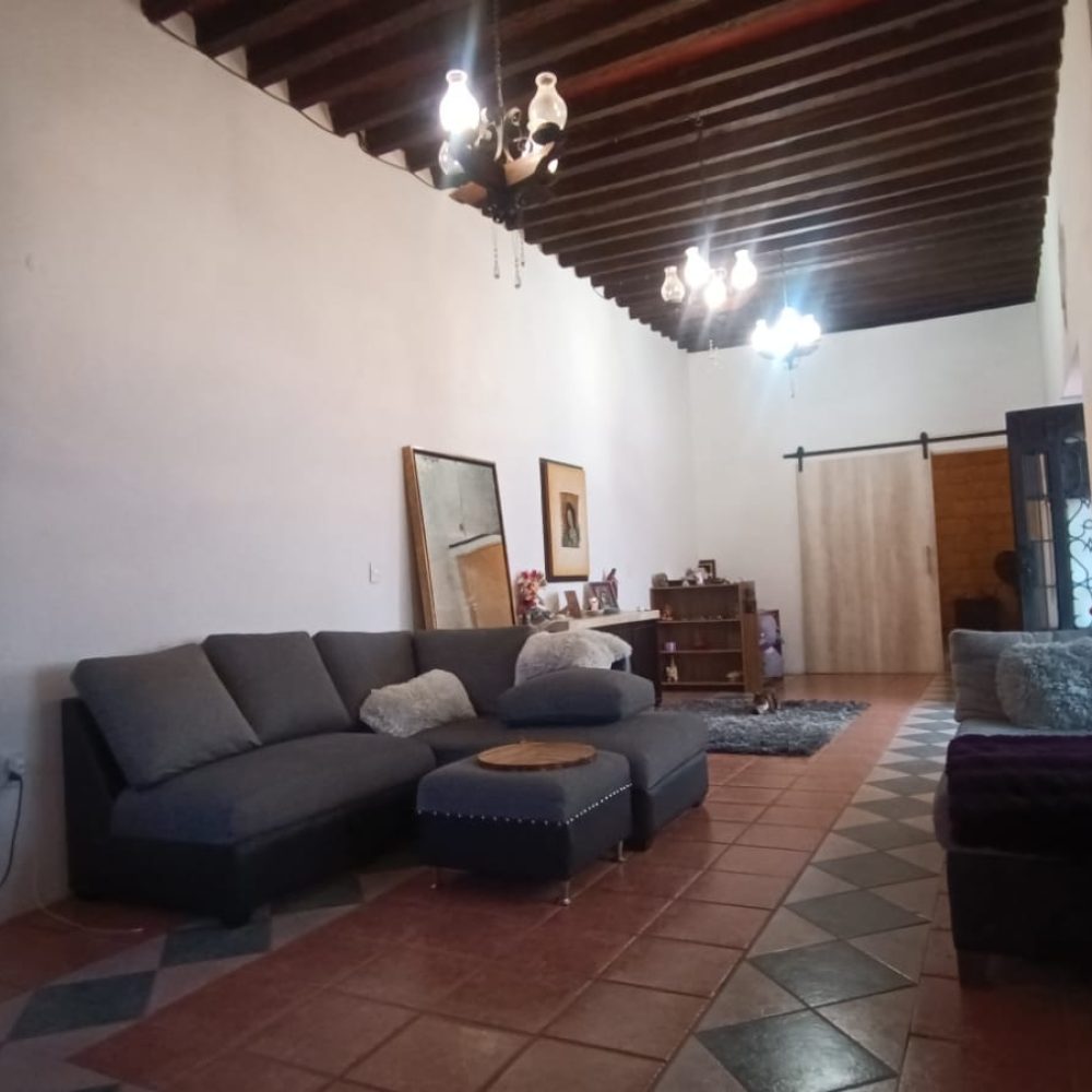 sala-amplia-casa-centro-celaya